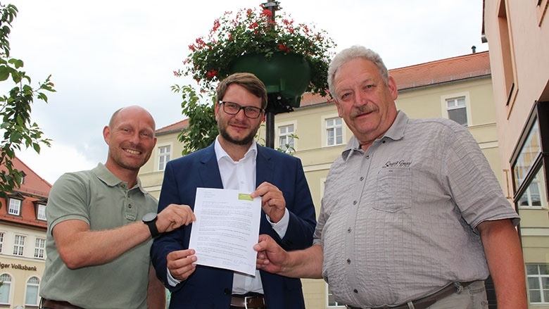 Wendt fördert Laga 2022 in Torgau Bundestagsabgeordneter übernimmt Patenschaft für Blumenampel