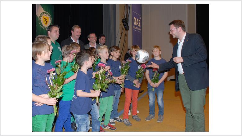 OAZ-Sportlerball 2013 Wendt lädt Gewinner nach Berlin ein