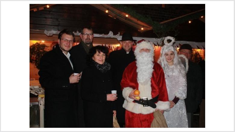 Auf einen Glühwein mit Marian Wendt - Bundestagsabgeordneter Marian Wendt (CDU) besuchte am vergangenen Wochenende verschiedene Adventsmärkte im Wahlkreis Nordsachsen Auf einen Glühwein mit Marian Wendt - Bundestagsabgeordneter Marian Wendt (CDU) besuchte am vergangenen Wochenende verschiedene Adventsmärkte im Wahlkreis Nordsachsen